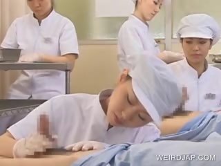 Jaapani meditsiiniõde kergendamine sperma välja kohta kiimas nokkija